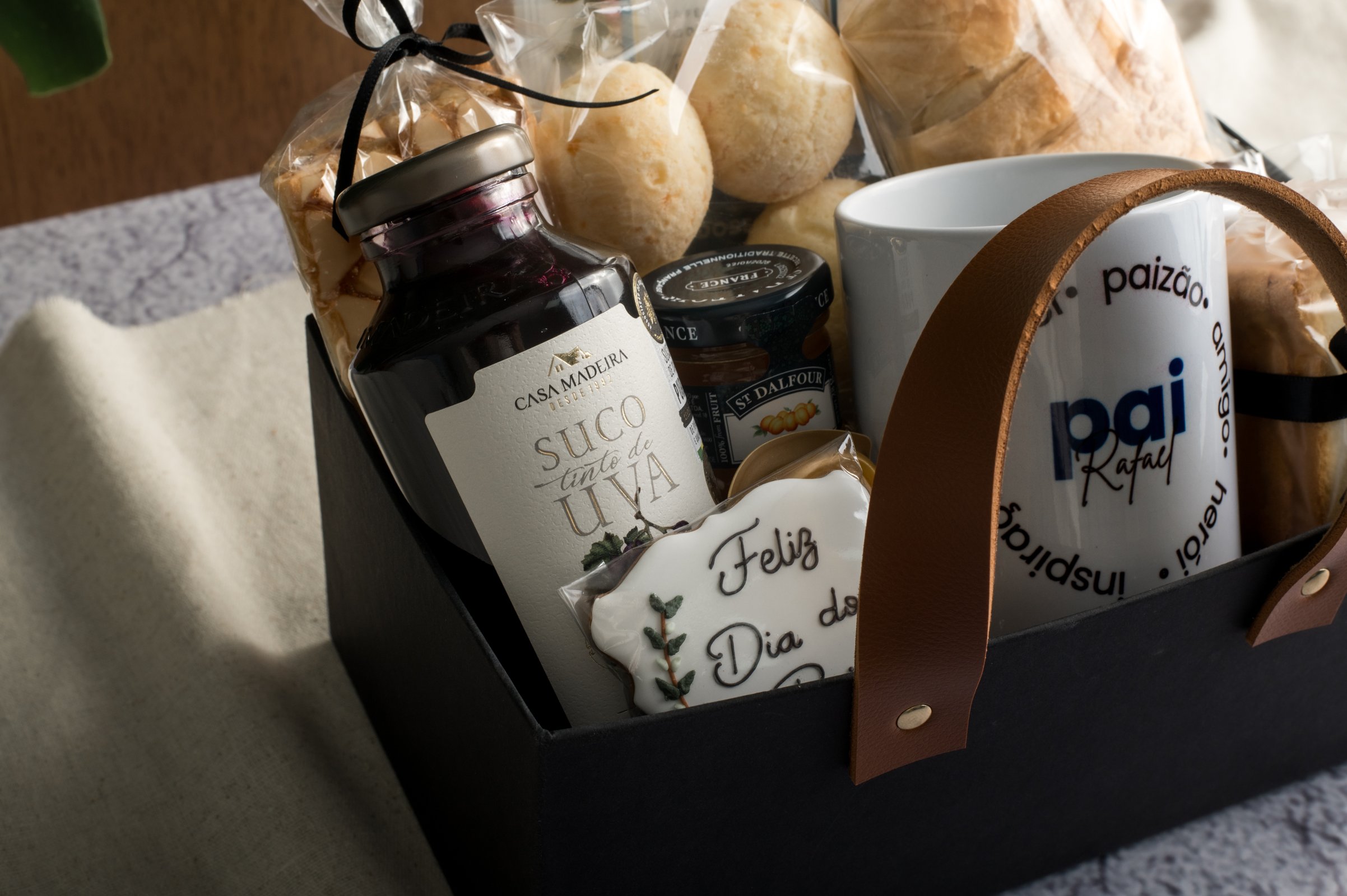 Cesta Café Protetor com caneca personalizada