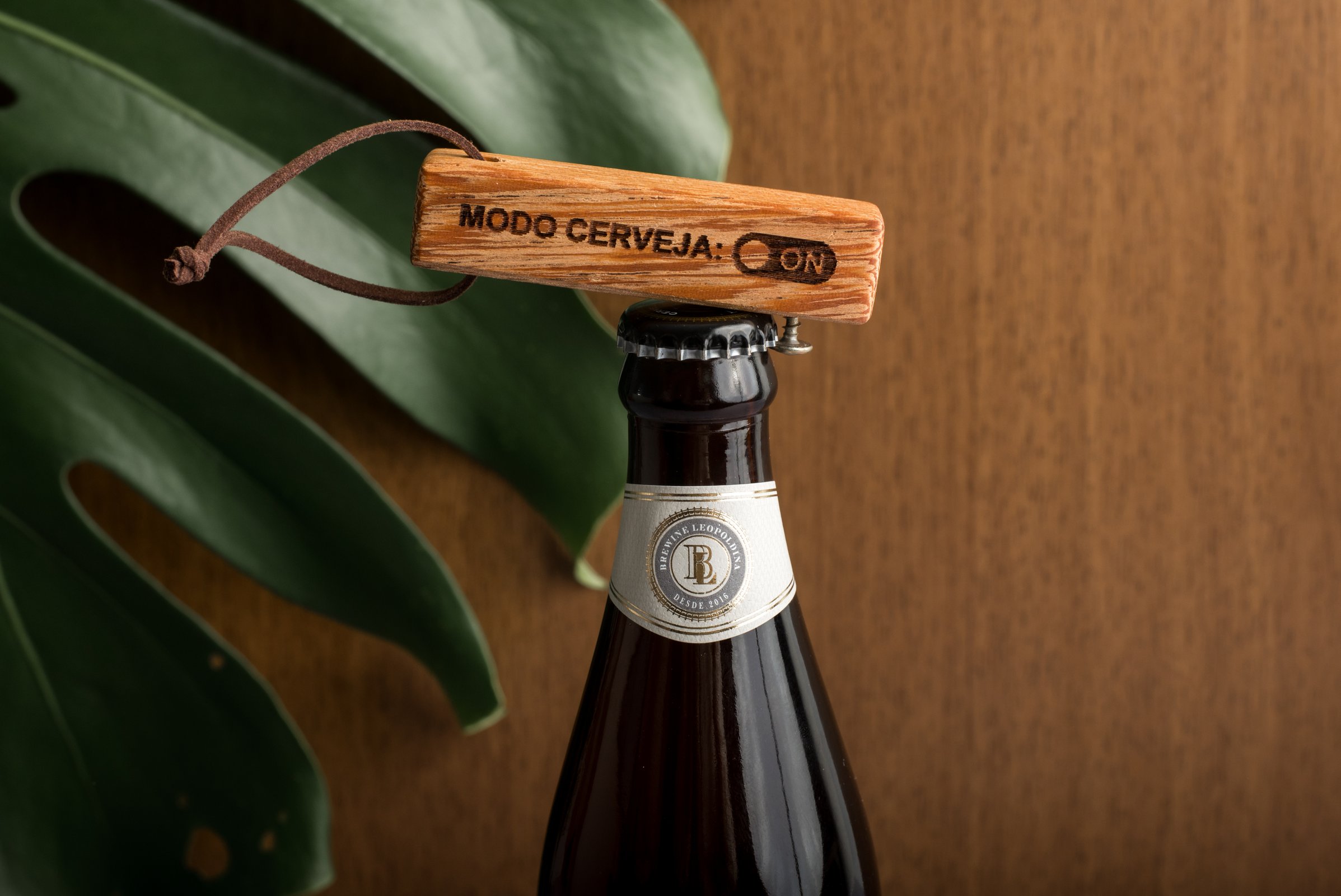 Detalhe do abridor de cerveja personalizado Modo Cerveja